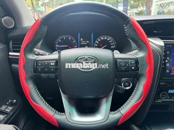 Toyota Fortuner 2022 2.4 4x2 AT - Máy Dầu Rất Mới