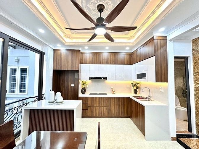 Nhà đẹp Cầu Giấy 6 tầng Thang máy , Giá Nhỉnh 10 tỷ