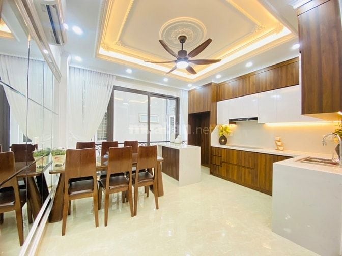 Nhà đẹp Cầu Giấy 6 tầng Thang máy , Giá Nhỉnh 10 tỷ