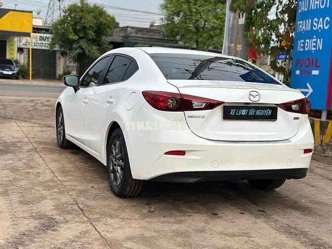 Mazda 3 2016 1.5 AT Sedan - 136000 km