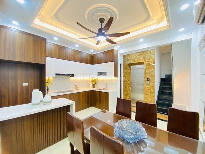 Nhà đẹp Cầu Giấy 6 tầng Thang máy , Giá Nhỉnh 10 tỷ