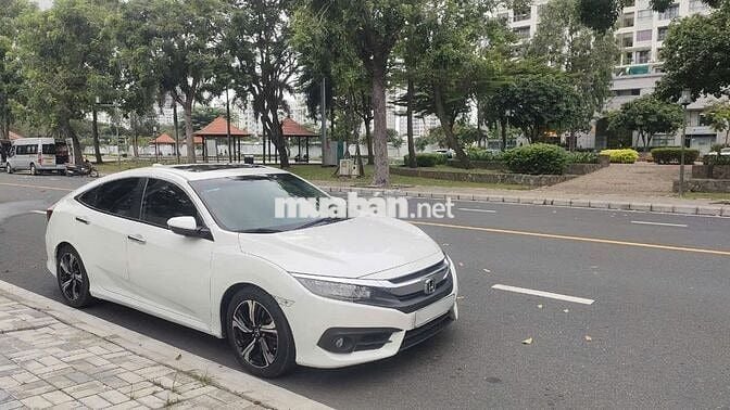 Bán Honda Civic 2017 1.5L Vtec Turbo - màu trắng