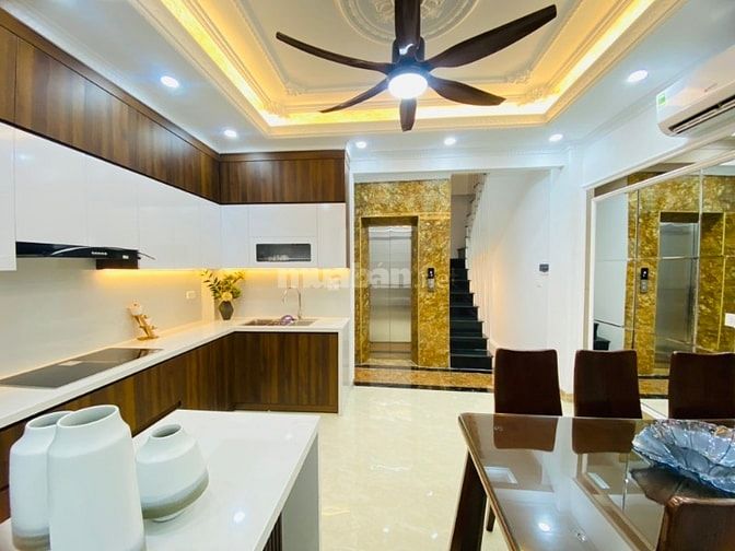 Nhà đẹp Cầu Giấy 6 tầng Thang máy , Giá Nhỉnh 10 tỷ