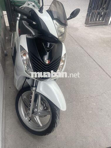 Cần bán xe Sh, nữ đi còn mới, máy êm