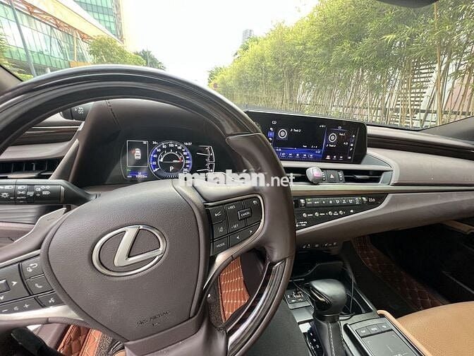 Lexus ES 2021 250 - 11000 km