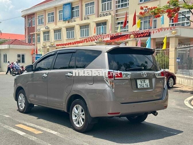 Toyota Innova 2016 2.0E - 90368 km