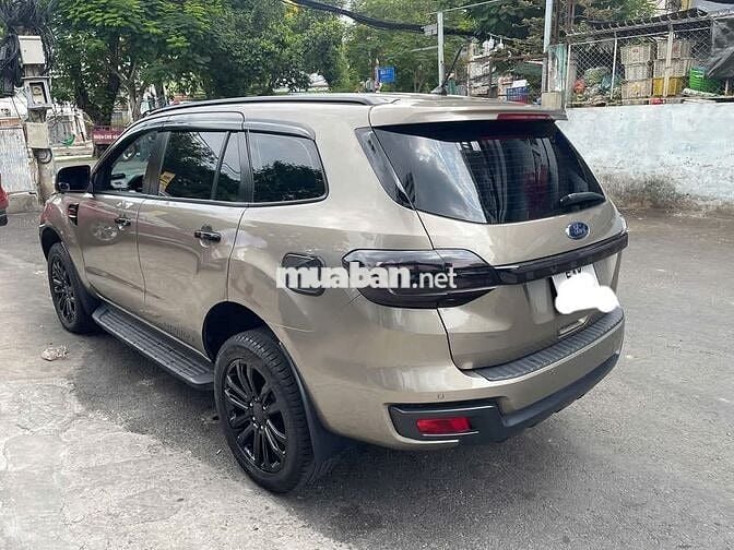 Ford Everest 2019 Ambient 2.0L AT - 75000 km