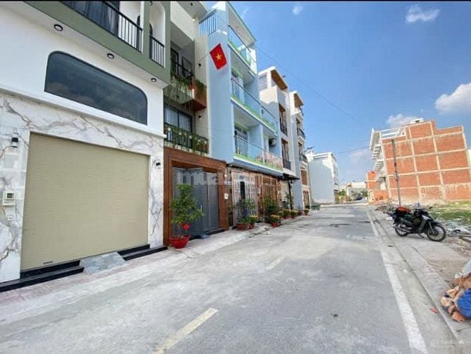 Sang lô đất quận 76m- full thổ - đường nhựa lớn thông Hương Lộ 2-Mã Lò