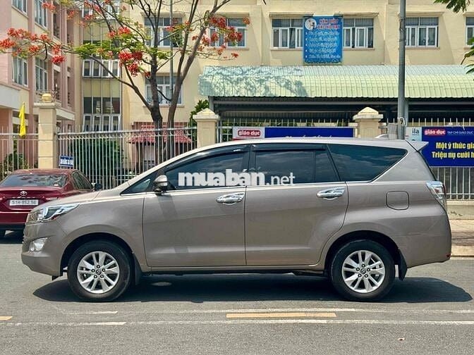 Toyota Innova 2016 2.0E - 90368 km