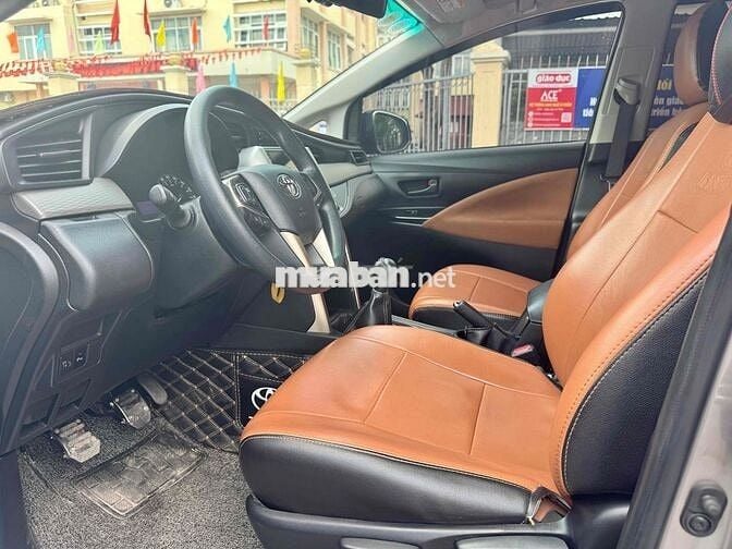 Toyota Innova 2016 2.0E - 90368 km