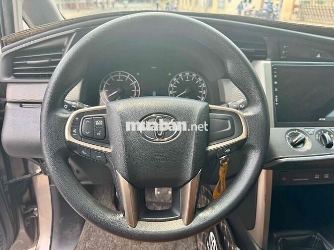 Toyota Innova 2016 2.0E - 90368 km