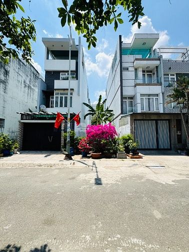 Bán đất mặt tiền đường 57 Bình Trưng Đông Quận 2 giá 11,8 tỷ