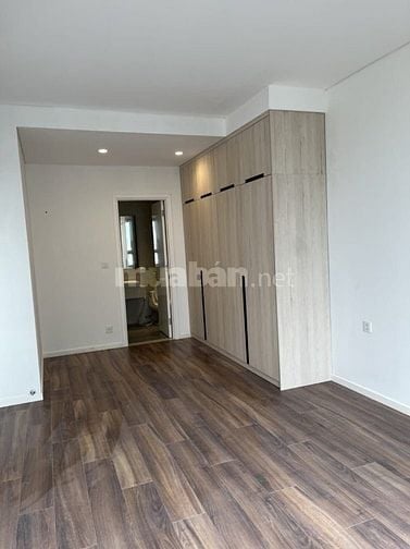 Bán căn hộ 3 phòng ngủ Đảo Kim Cương Quận 2, view hồ bơi, giá tốt
