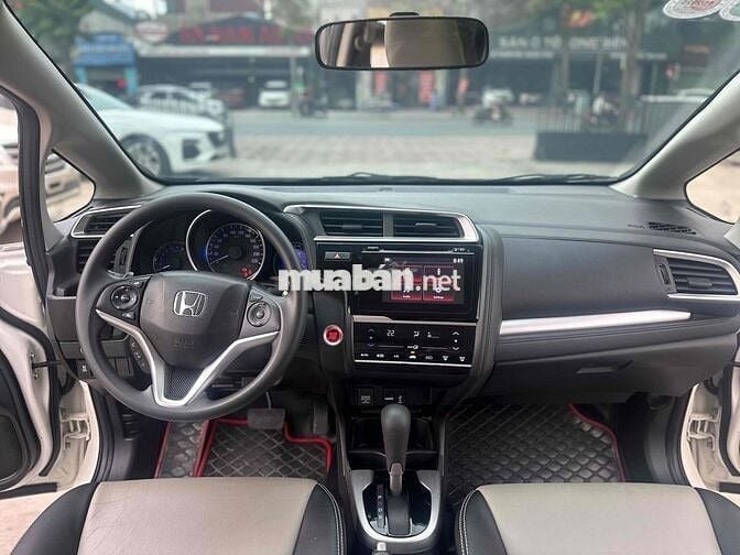 Honda Jazz 2019 1.5 VS - 57000 km màu trắng