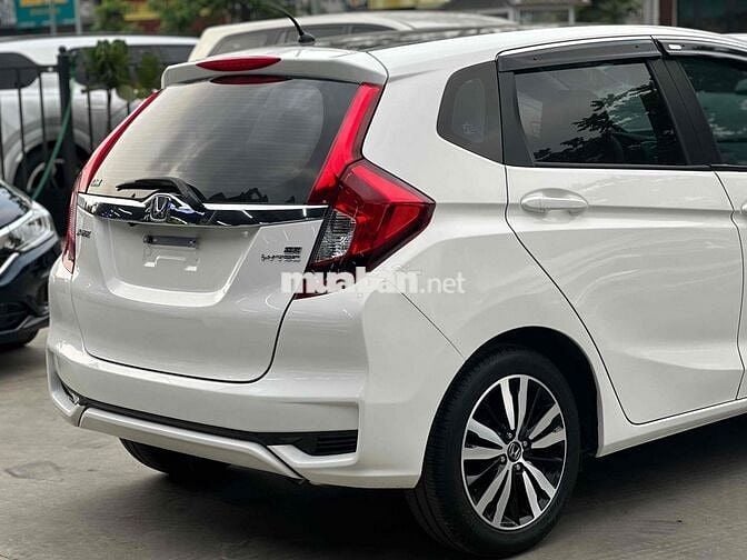 Honda Jazz 2019 1.5 VS - 57000 km màu trắng