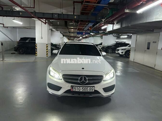 Mercedes Benz C Class 2017 C300 AMG - 140000 km