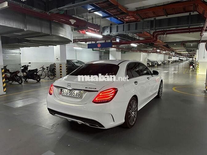 Mercedes Benz C Class 2017 C300 AMG - 140000 km