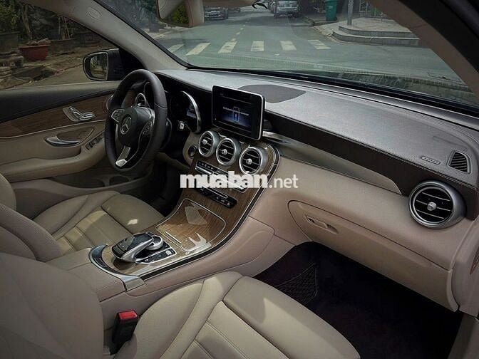 Mercedes Benz GLC Class 2019 - 100000 km