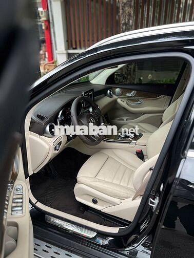 Mercedes Benz GLC Class 2019 - 100000 km