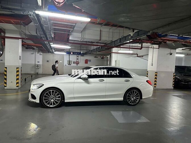 Mercedes Benz C Class 2017 C300 AMG - 140000 km