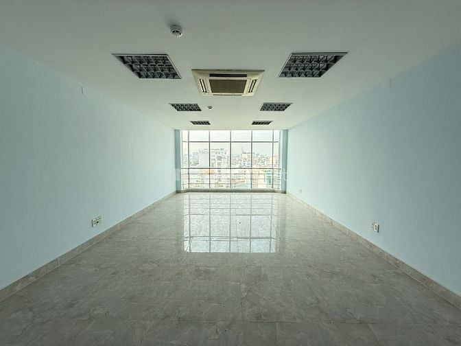Cho thuê 818m2 nhà đường Nguyễn Thị Thập gần Lâm Văn Bền Quận 7. 