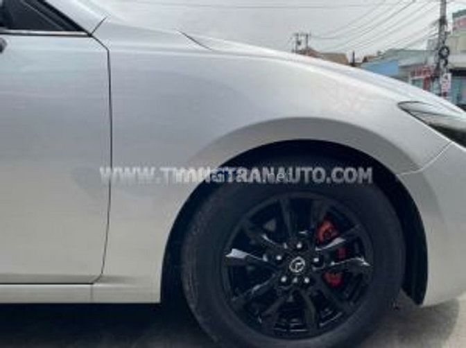 MAZDA 3 2018 1.5 L ONLINE 0918739799