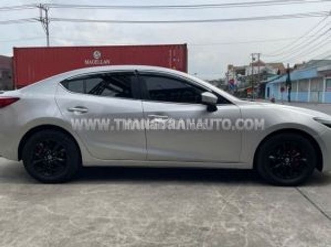 MAZDA 3 2018 1.5 L ONLINE 0918739799
