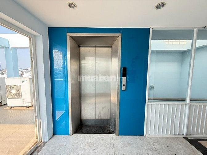 Cho thuê 818m2 nhà đường Nguyễn Thị Thập gần Lâm Văn Bền Quận 7. 