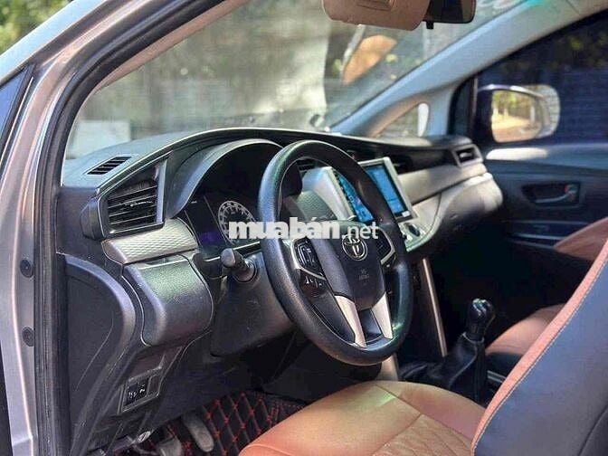 Toyota Innova 2019 2.0E - 90000 km