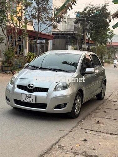 Toyota Yaris 2011 1.5 AT - 11 km
