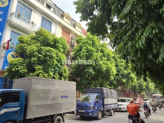 Cho thuê mặt bằng tầng 1 mặt phố Sa Đôi, Đại Mỗ: 150m2, giá 16tr