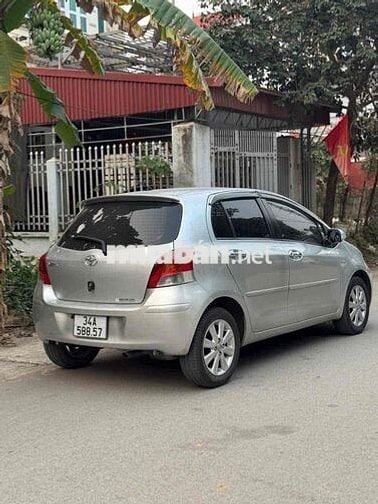 Toyota Yaris 2011 1.5 AT - 11 km