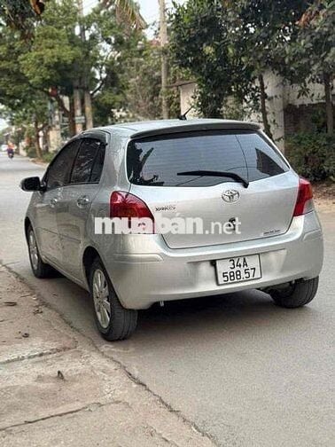 Toyota Yaris 2011 1.5 AT - 11 km