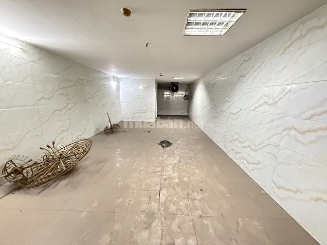 Cho thuê 818m2 nhà đường Nguyễn Thị Thập gần Lâm Văn Bền Quận 7. 