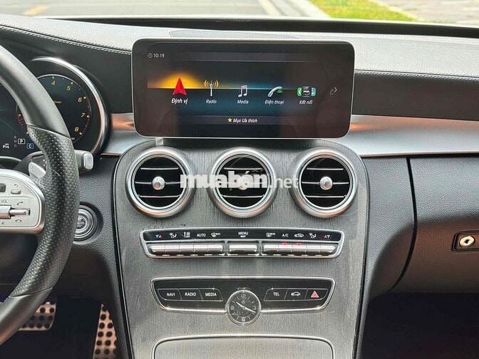 Mercedes-Benz C300 trắng/nâu sx2020