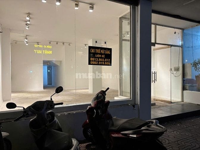  Cho thuê Mặt bằng số 209 Nguyễn Đình Chiểu, P5, Q3. DT 8x18m, nở hậu