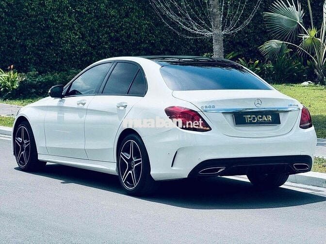 Mercedes-Benz C300 trắng/nâu sx2020