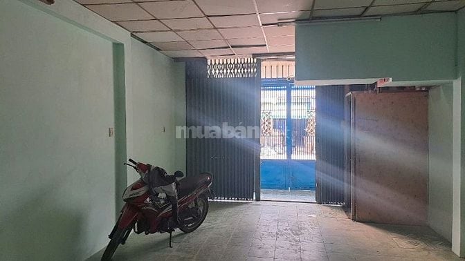 Cho thuê nhà 60 m vuong giá 9 tr . Măt tien phan văn khỏe  