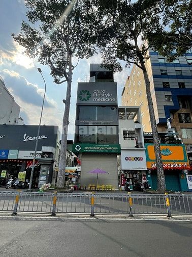 Bán toà nhà 7 Tầng MT Nguyễn Thị Minh Khai, Q.3 - 120m2 (6 x 20) 