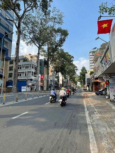 Bán toà nhà 7 Tầng MT Nguyễn Thị Minh Khai, Q.3 - 120m2 (6 x 20) 