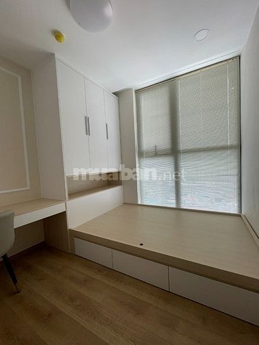 Cần bán gấp căn hộ Central Plaza, DT: 60m2, 2PN, 2wc, giá: 3,9 tỷ, SH