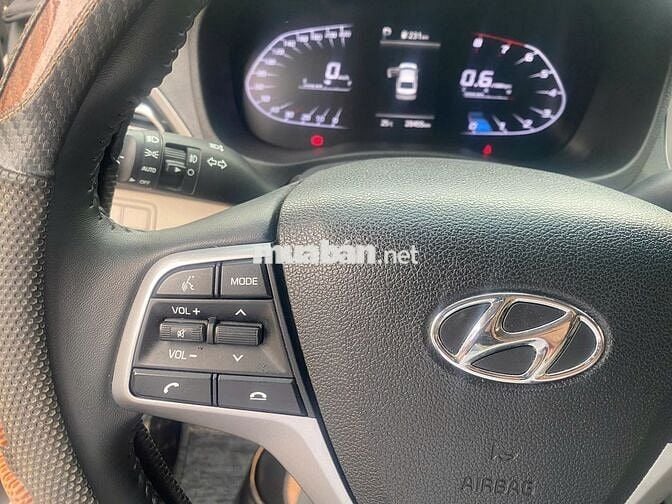Hyundai Accent 2023 1.4 AT - 28.000 km