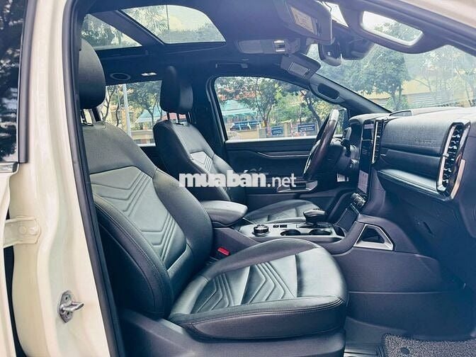 Ford Everest 2023 Titanium 2 Cầu - Xe Lướt Giá Tốt