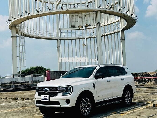 Ford Everest 2023 Titanium 2 Cầu - Xe Lướt Giá Tốt