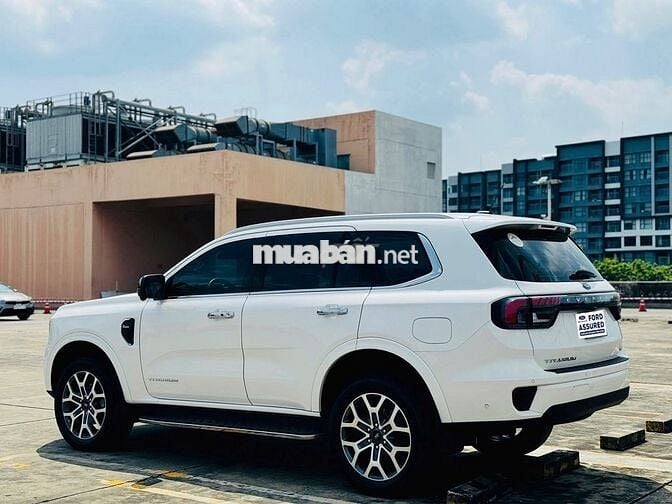 Ford Everest 2023 Titanium 2 Cầu - Xe Lướt Giá Tốt