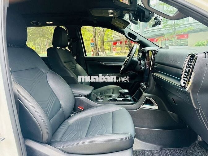 Ford Everest Titanium 2022 2 Cầu - Form Mới - Đẹp
