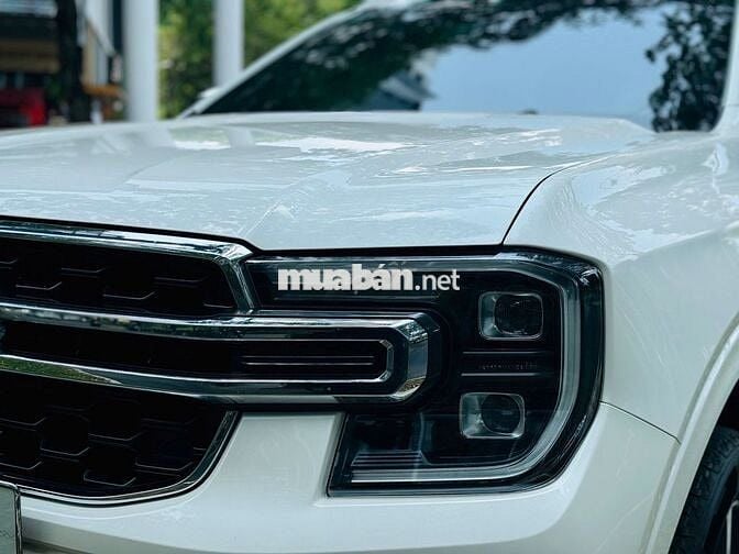 Ford Everest Titanium 2022 2 Cầu - Form Mới - Đẹp