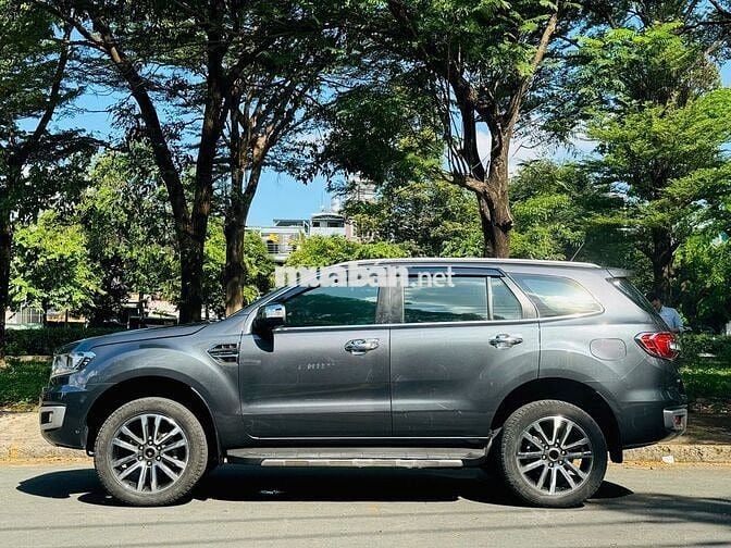🏆Ford Everest Titanium 2018 2 Cầu - Xe Chính Hãng