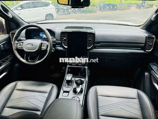 Ford Everest Titanium 2022 2 Cầu - Form Mới - Đẹp