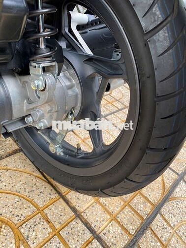 Air Blade 2023 lướt vài nghìn km.